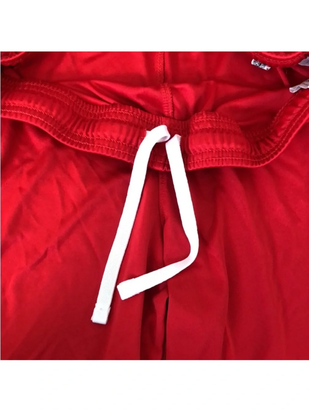 Under Armour Boys Red HeatGear Athletic Shorts Size XL